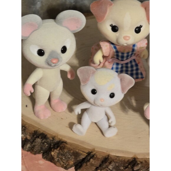 Honey Bee Acres Cheddars Mouse Family - Picture 2 of 4